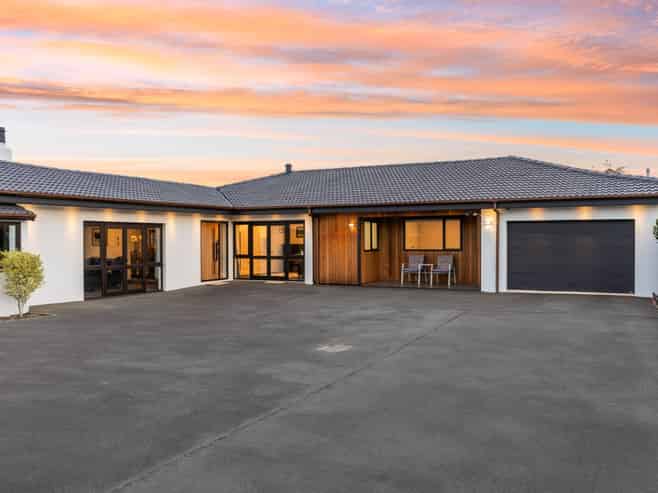 215 Bay View Road, Saint Clair