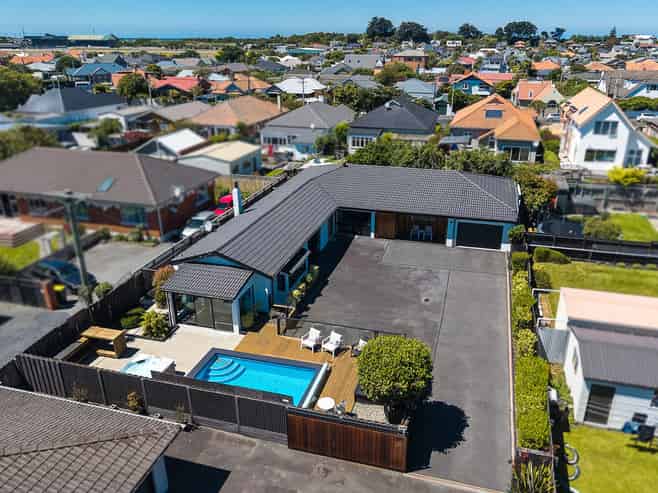 215 Bay View Road, Saint Clair