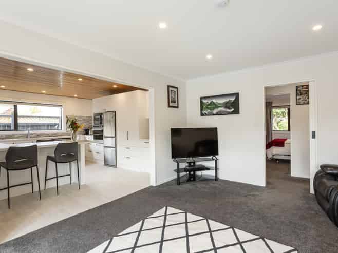 215 Bay View Road, Saint Clair