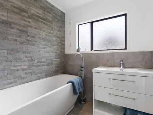 2/124 Deep Creek Road, Torbay