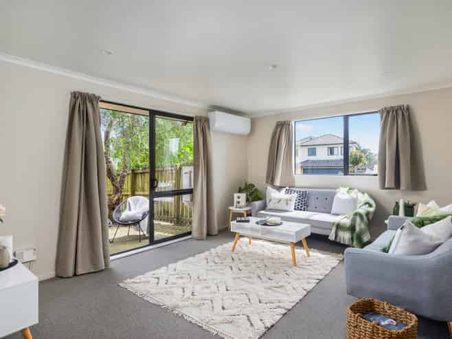 28 Misty Valley Drive, Henderson