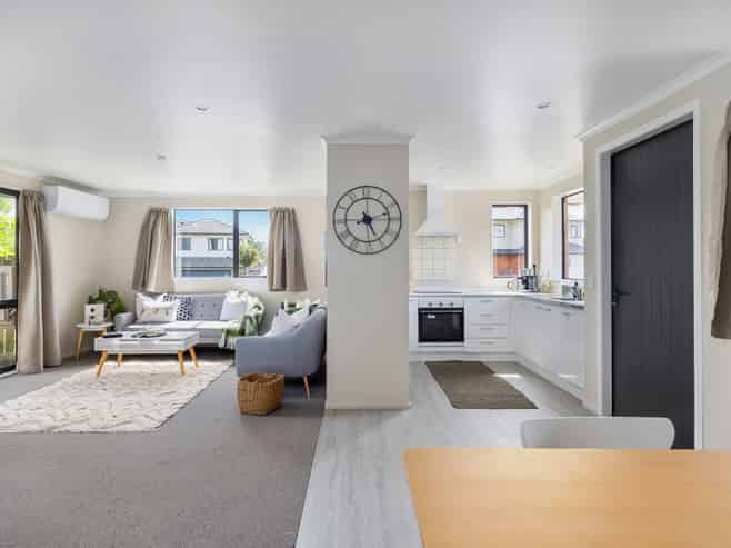 28 Misty Valley Drive, Henderson