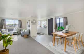 28 Misty Valley Drive, Henderson