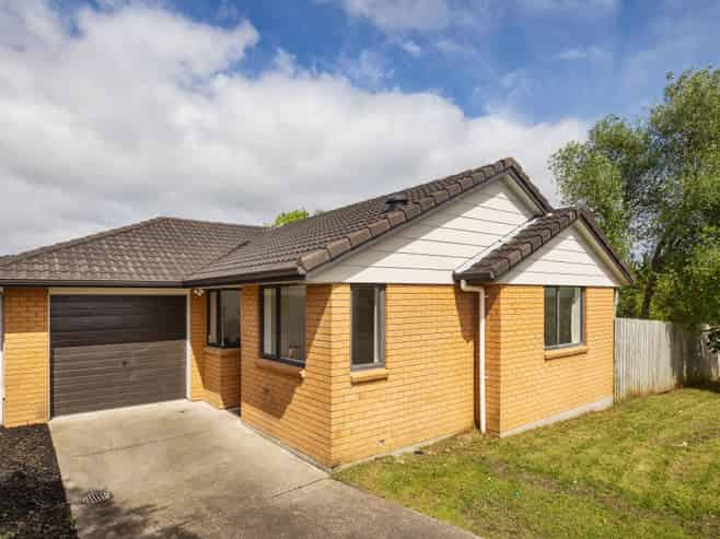 28 Misty Valley Drive, Henderson