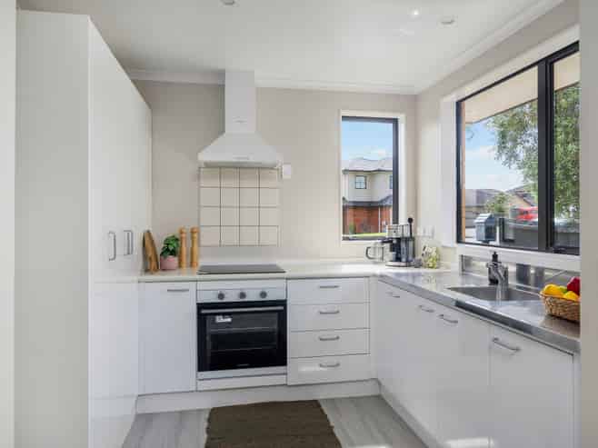 28 Misty Valley Drive, Henderson