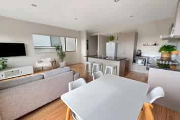 12E Schnapper Rock Road, Albany