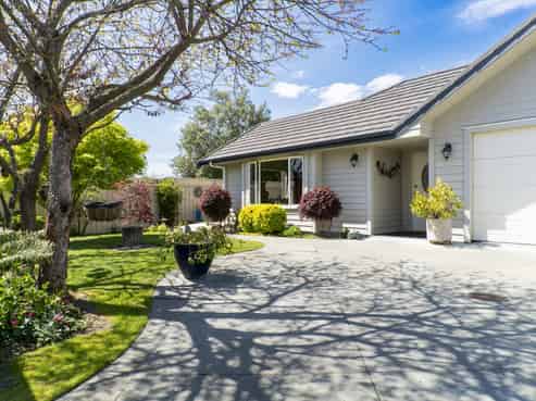 6 Crosby Street, Havelock North