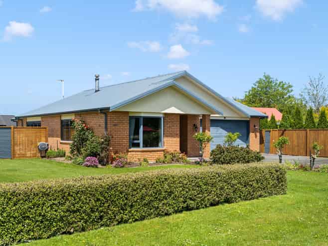 77 Reading Street, Greytown