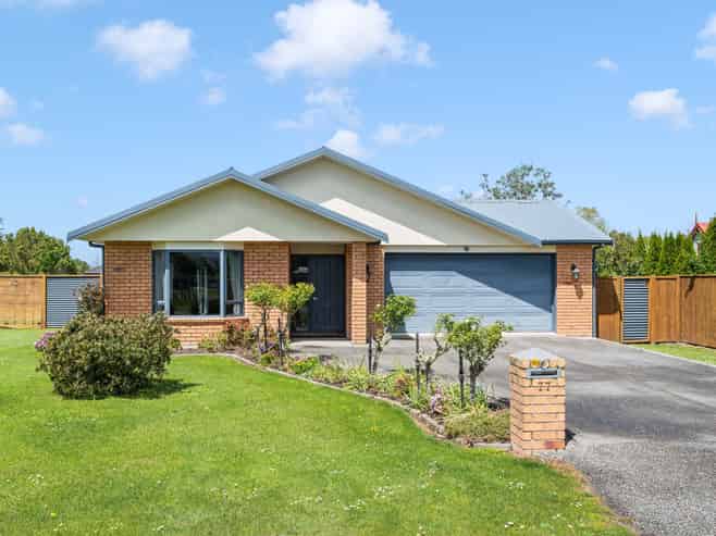 77 Reading Street, Greytown