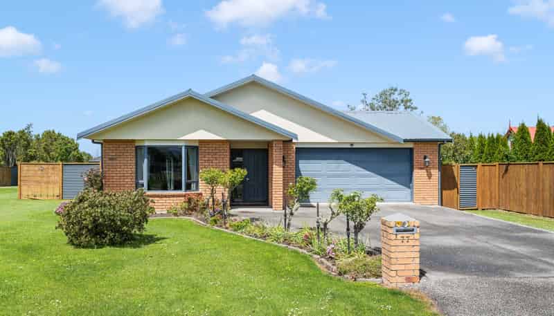 77 Reading Street, Greytown