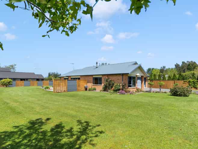 77 Reading Street, Greytown