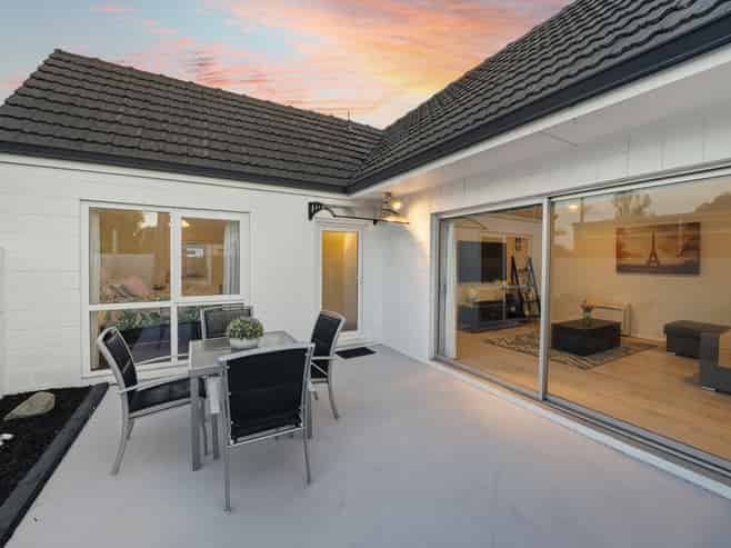 1/239 New Brighton Road, Burwood