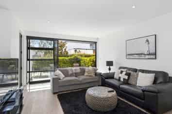 138C Holly Road, Saint Albans