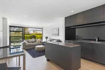 138C Holly Road, Saint Albans