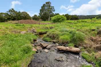 40 Cherry Road, Pipiwai