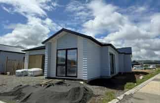 24 Pupu Crescent, Papakura