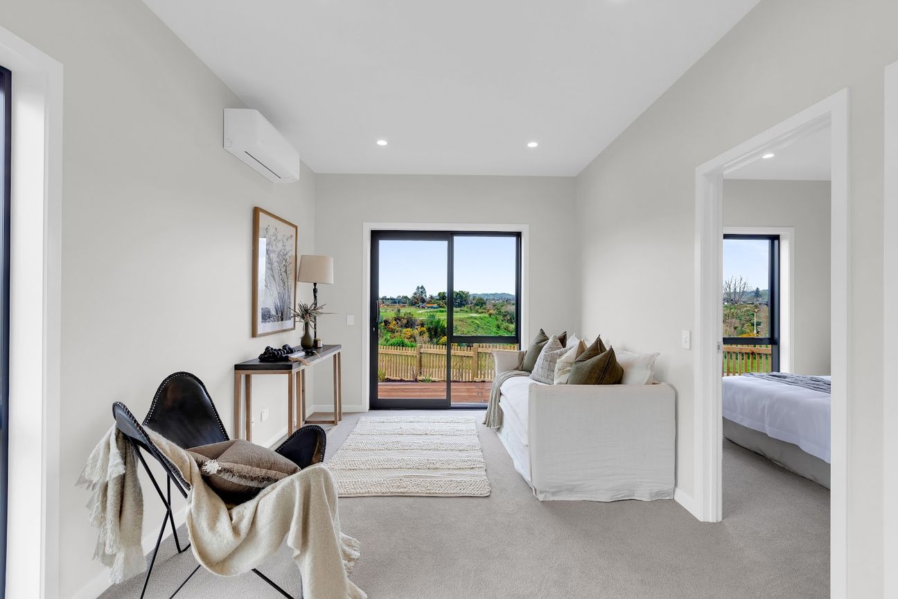 Equity the Day You Move In - Altro