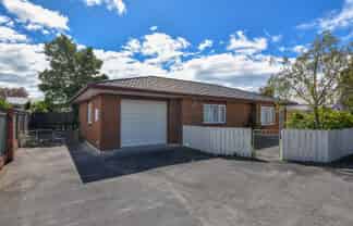 72 Pembroke Street , Carterton