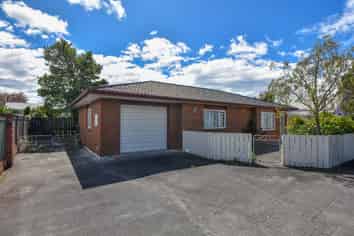 72 Pembroke Street , Carterton