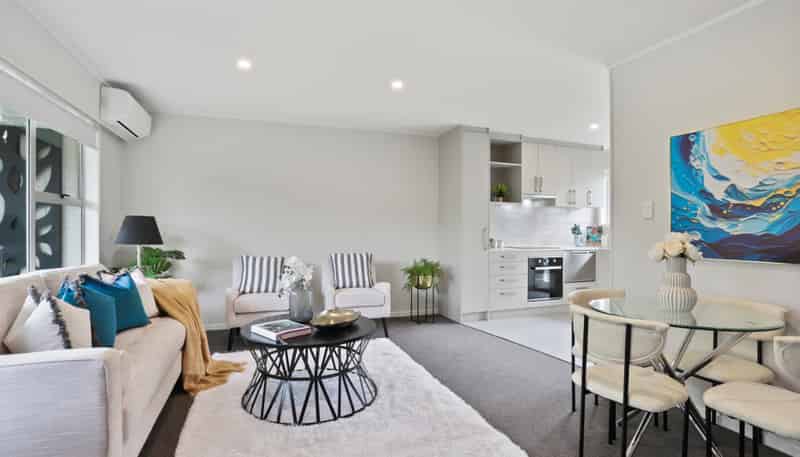 2/59 Newington Road, Henderson