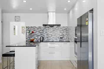 25 Griffiths Grove, Newlands