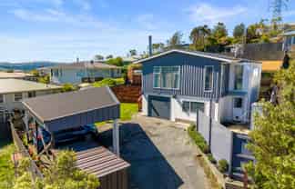 25 Griffiths Grove, Newlands