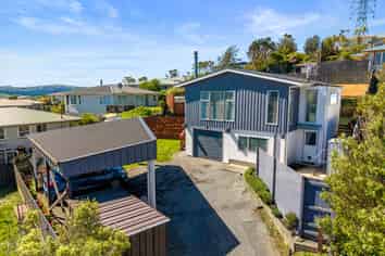 25 Griffiths Grove, Newlands