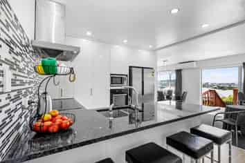 25 Griffiths Grove, Newlands