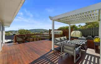 25 Griffiths Grove, Newlands