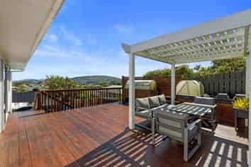 25 Griffiths Grove, Newlands