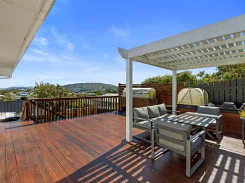 25 Griffiths Grove, Newlands