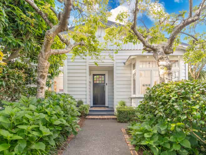 37 Kenneth Avenue, Sandringham