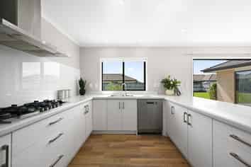 6 Sylvester Crescent, Flagstaff