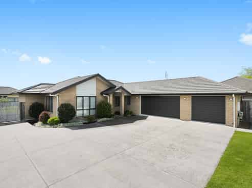 6 Sylvester Crescent, Flagstaff