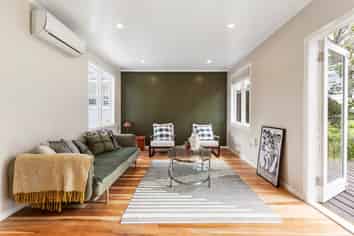 24D Clinton Avenue, Te Atatu Peninsula