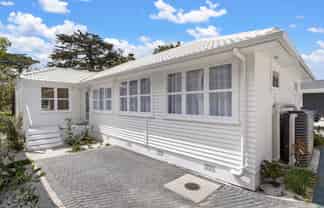 24D Clinton Avenue, Te Atatu Peninsula