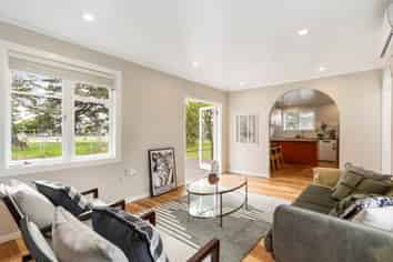 24D Clinton Avenue, Te Atatu Peninsula