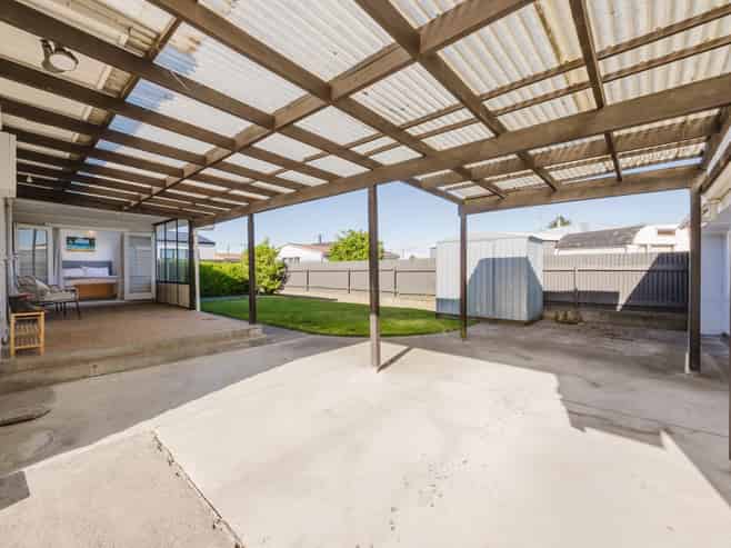 8 Corbett Place, Onekawa