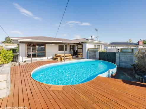 8 Corbett Place, Onekawa