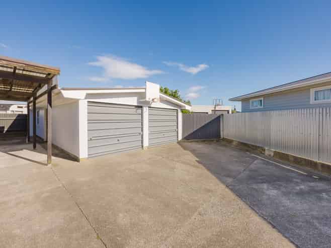 8 Corbett Place, Onekawa