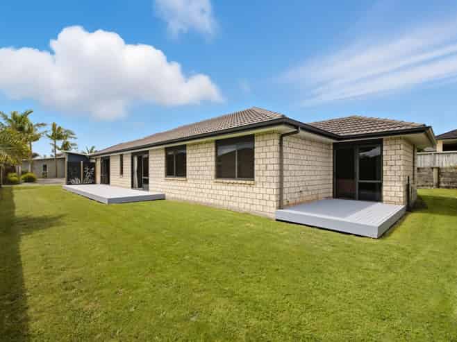 12 Thompson Drive, Papamoa Beach