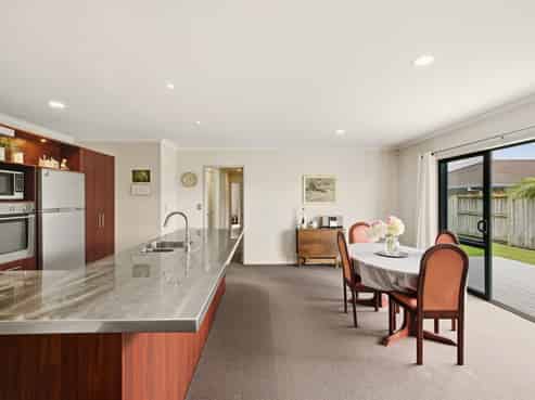 12 Thompson Drive, Papamoa Beach