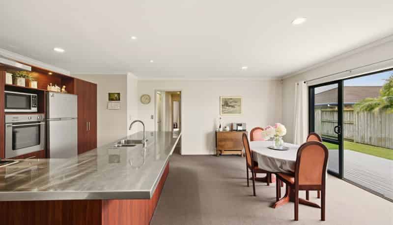 12 Thompson Drive, Papamoa Beach