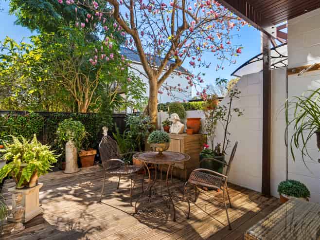 8/14 Fowlds Avenue, Sandringham