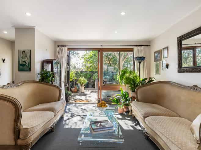 8/14 Fowlds Avenue, Sandringham