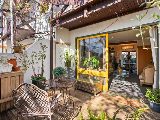 8/14 Fowlds Avenue, Sandringham