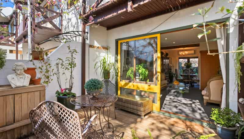 8/14 Fowlds Avenue, Sandringham