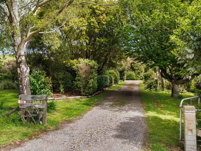 135 Zigzag Road, Pohangina