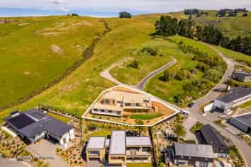 3 Ararat Lane, Clifton