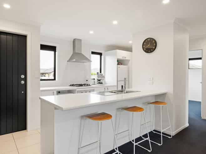 8 Manawaroa Close, Grandview Heights